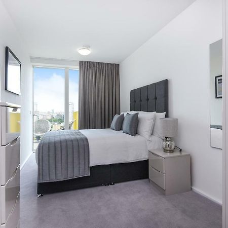 Millharbour Residences London Exterior photo
